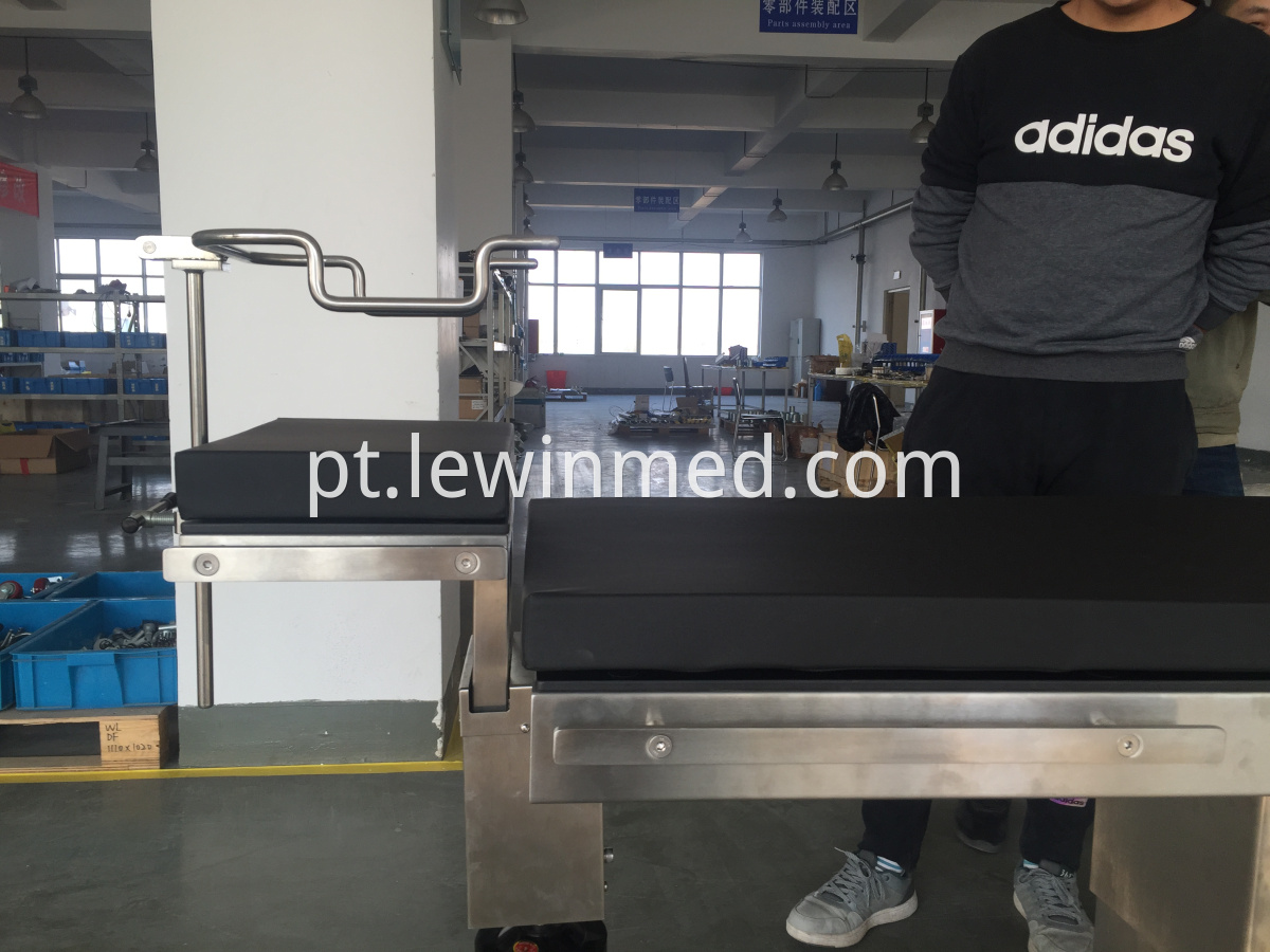 Electric hydraulic eye table